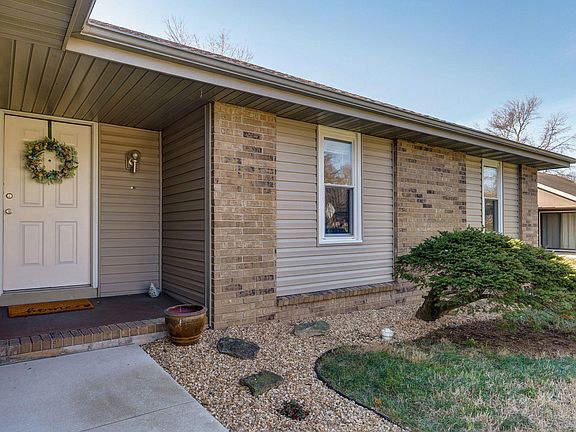 5th image of 2672 W Village Terrace