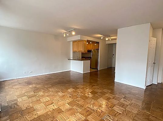3rd image of 300 W 55th St APT 7p