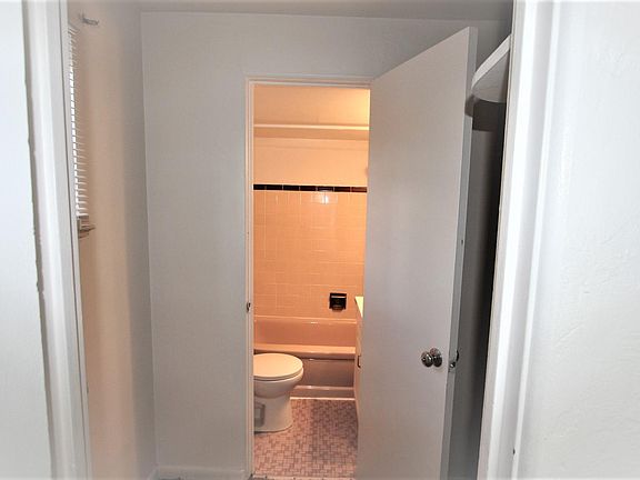 5th image of 1435 N Pearl St APT 201