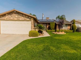 3905 E Hampton Way, Fresno, CA 93726