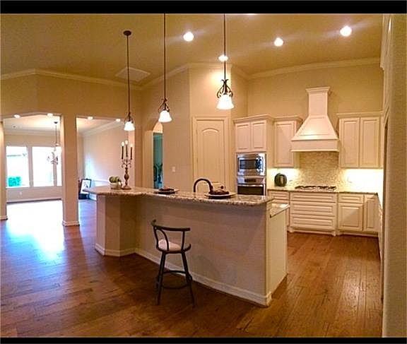 1st image of 4739 Lake Village Dr