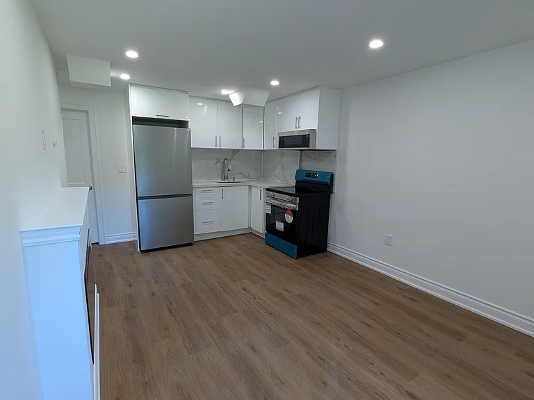 251 Meadow Rd #2 — Photo 3