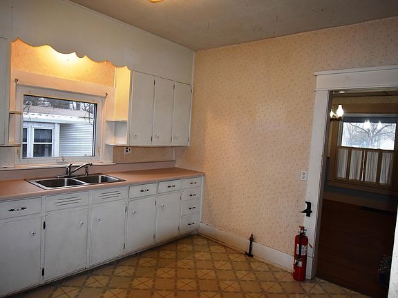 5th image of 313 South St