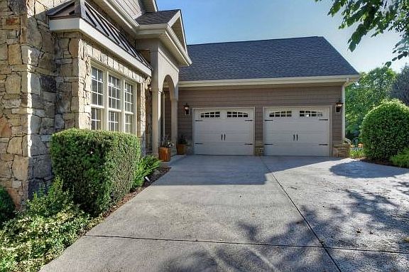 3rd image of 1931 Villa Ct