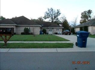 8215 W Ashford Ln, Muncie, IN