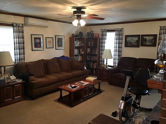 3rd image of 1411 Greenwood Ct