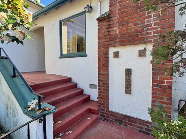 365 Edwards St, Crockett, CA 94525