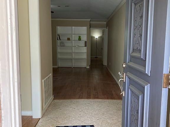 4th image of 10803 Hillcroft St
