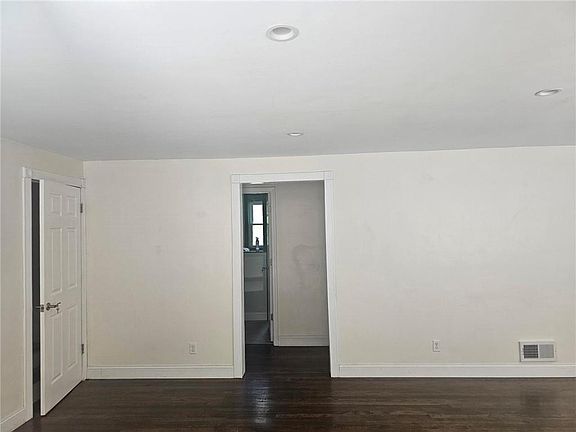 2nd image of 2619 N 47th Ter