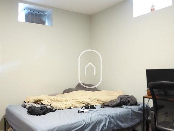 3rd image of 211 Boylston St #1