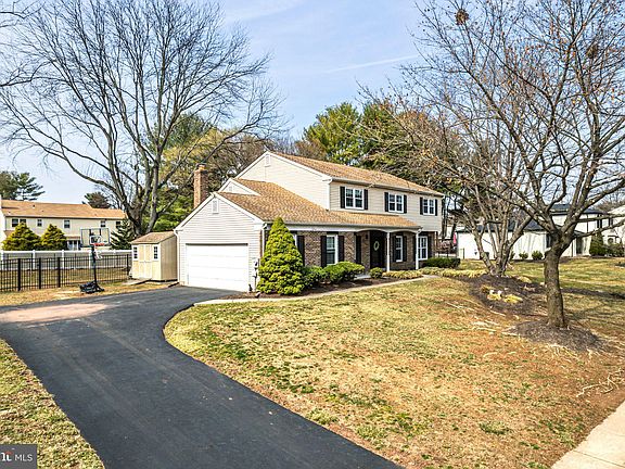 4th image of 785 Sumter Dr