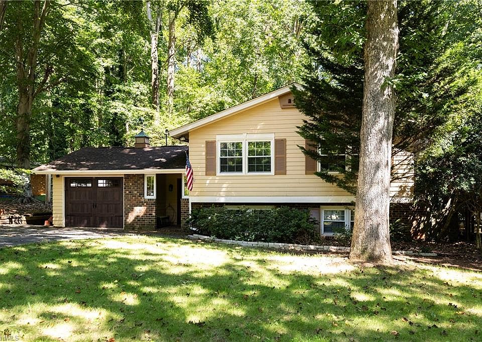 1st image of 307 Nutwood Cir