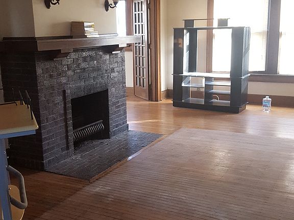 3rd image of 2357 N Capitol Ave
