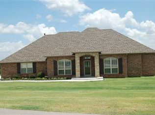 1004 Whispering Ridge Dr, Tuttle, OK 73089