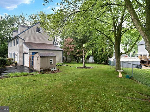 4th image of 183 Stonehouse Ln