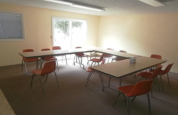 Riverside Manor II — Photo 4