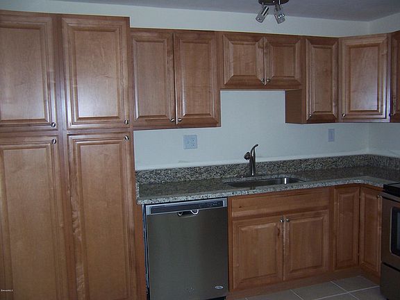 4th image of 308 Buchanan Ave APT 6