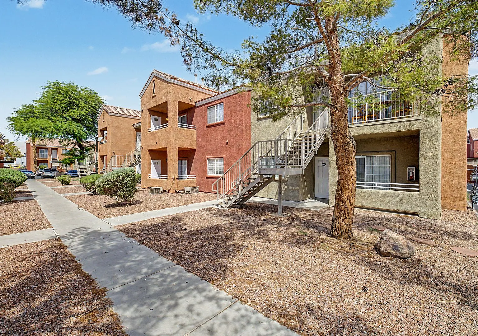 *Free Rent Through 8-31-26 For Qualified Applicants With Immediate Move In Hcvp Considered**Gated... — Photo 1
