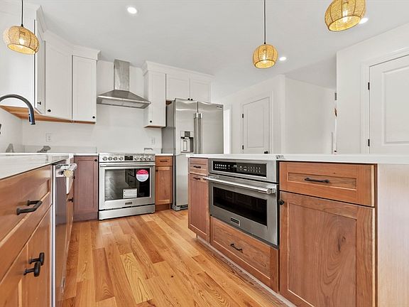 3rd image of 145 Turner Farm Rd