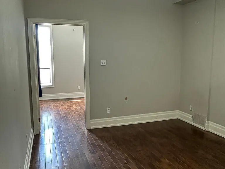 378 College St #2 — Photo 13