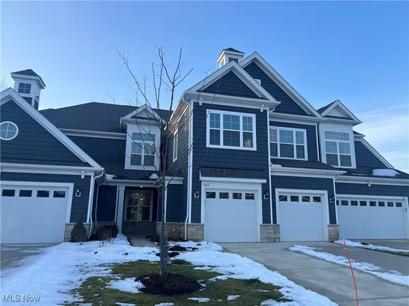 502 Port Side Dr, Avon Lake, OH 44012