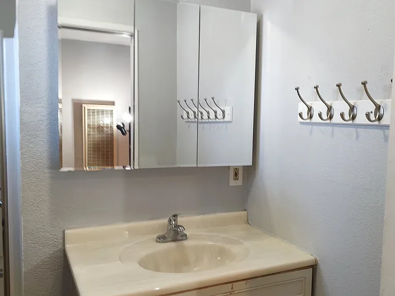 Kimberly Dr — Photo 11