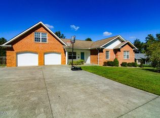 2209 Rogers Pl, Sevierville, TN 37876
