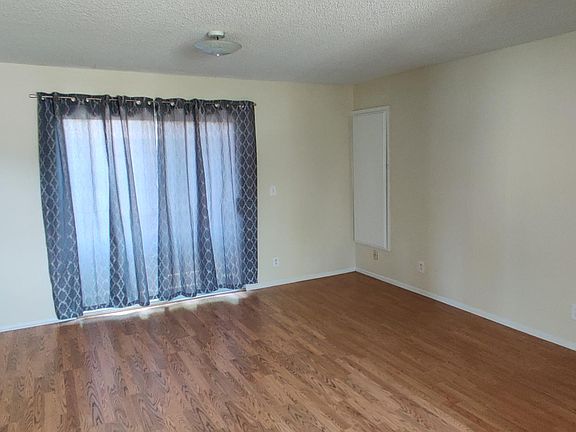 5th image of 4213 Lockwood Ave APT 4