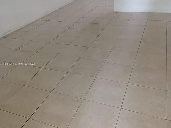 5th image of 315 NW 32nd St #315
