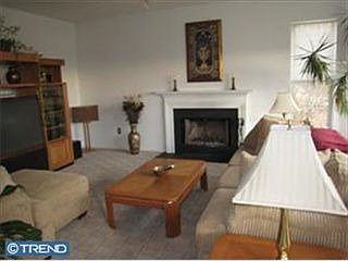 4th image of 20 Morningmist Ln