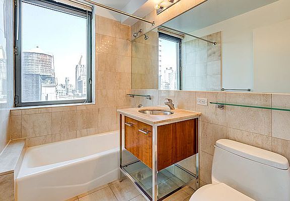4th image of 800 Avenue Of The Americas APT 29G