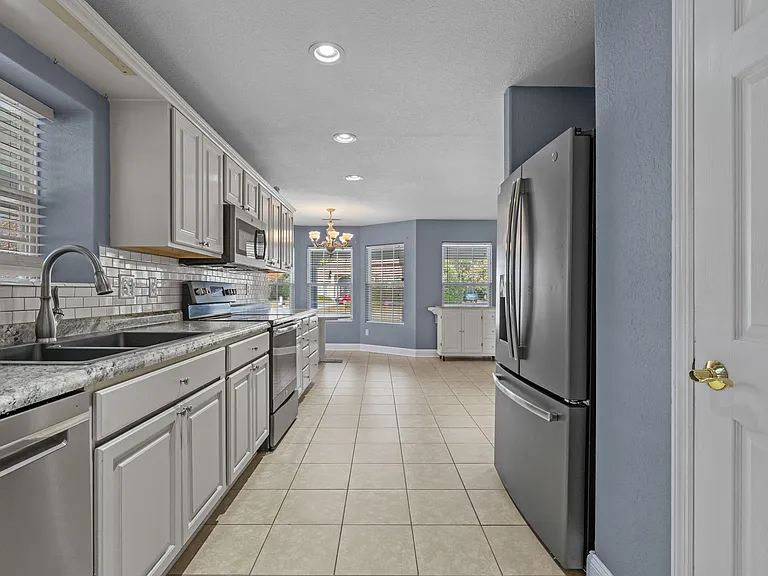 2409 Hunters Trl — Photo 15