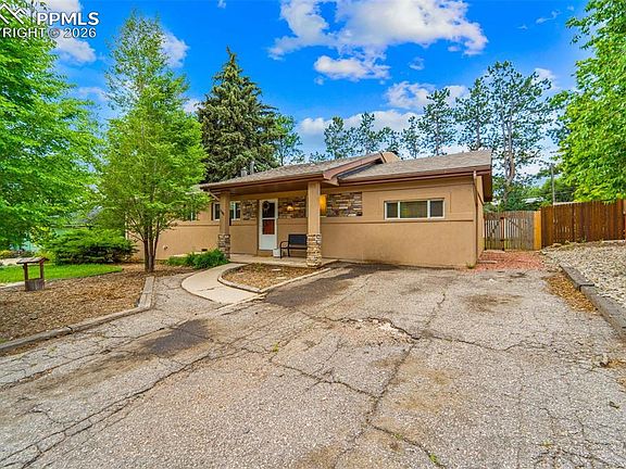 3rd image of 1105 Parkview Blvd