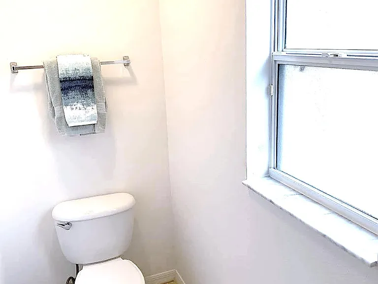 5571 Talbot Blvd — Photo 21