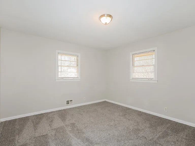 2147 Camp Cir SW — Photo 16