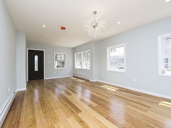 4th image of 11930 165th St