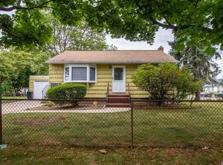 740 Jackson Ave, Lindenhurst, NY 11757