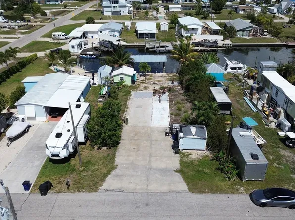 2776 Patterson Ct, Saint James City, FL 33956