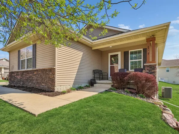 4529 145th St, Urbandale, IA 50323