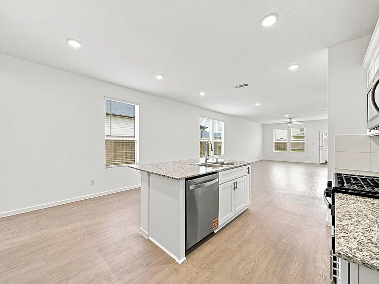 618 Amber Falls Dr — Photo 5