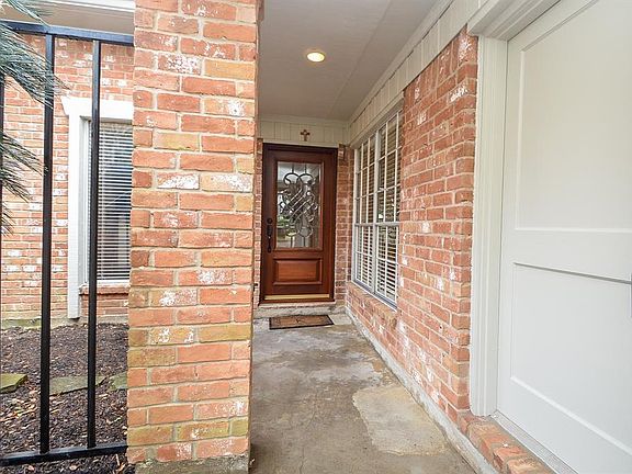 2nd image of 3903 Pecan Valley Dr