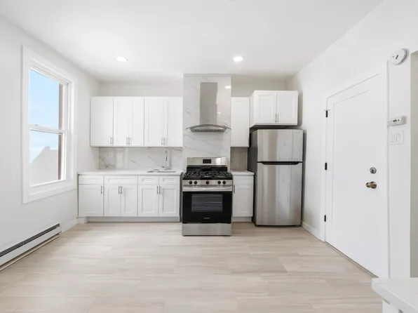 600 67th Street image 8 of 13