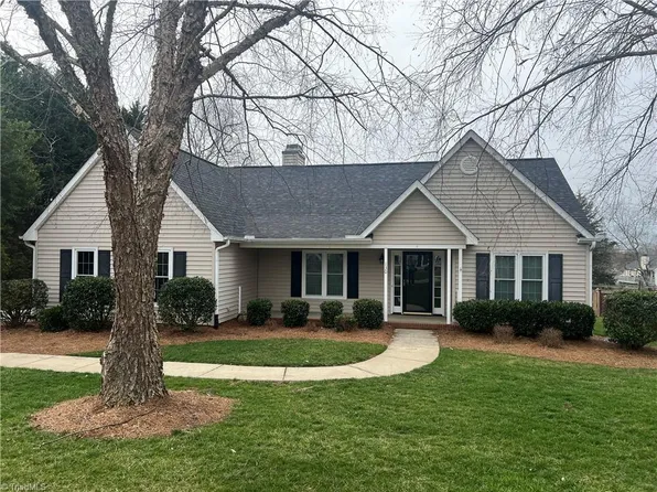 130 River Crest Ct, Clemmons, NC 27012