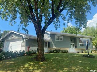 504 30th Ave N, Clinton, IA 52732