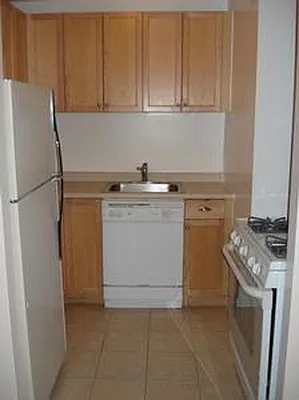 Rented by Akam Sales and Brokerage | media 17