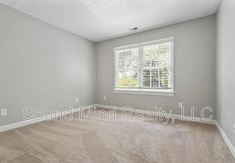 112 Lomond Ln — Photo 30