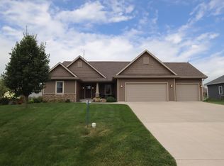 N6076 Wild West Ln, Fond Du Lac, WI 54937