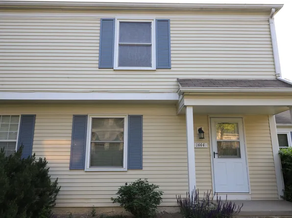 1444 Mariner Dr, Walled Lake, MI 48390