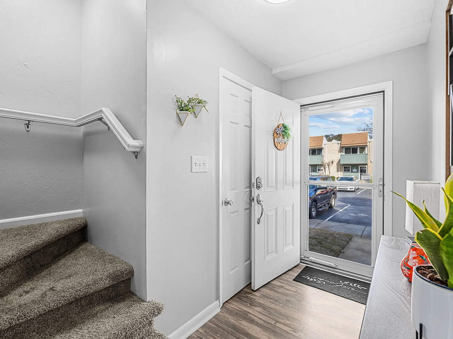 4701 N Kings Hwy — Photo 4