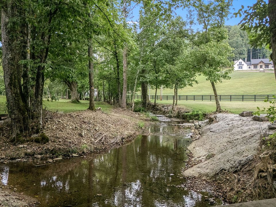 1st image of 615 Carr Creek Rd
